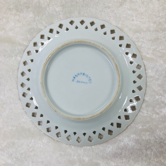 ! Vintage Decorative Plate with Flowers, Gold Edges, Hand Painted, Made in Japan - Picture 3 of 5